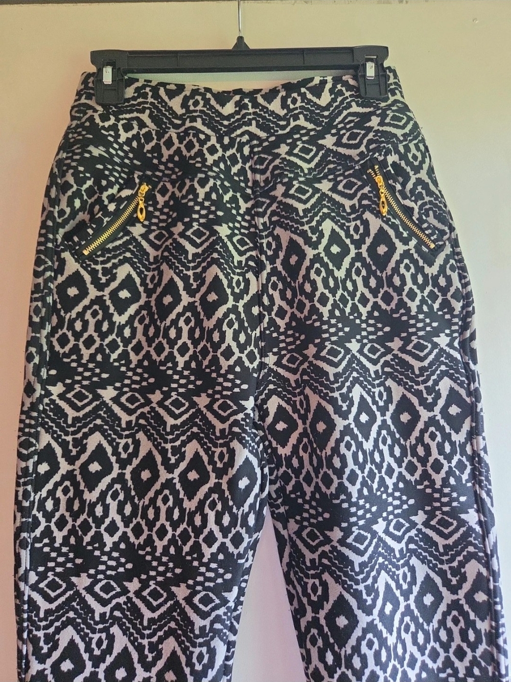 Black & White Geometric Leggings with Gold Zipper Accents